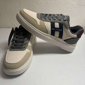 NEW - Tommy Hilfiger Cetus Size 7